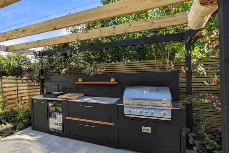 must-have outdoor kitchen features