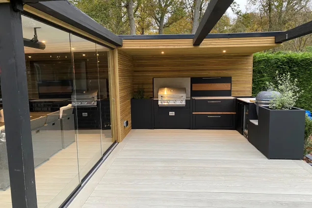 Outdoor kitchen in Berkhamsted, Hertfordshire