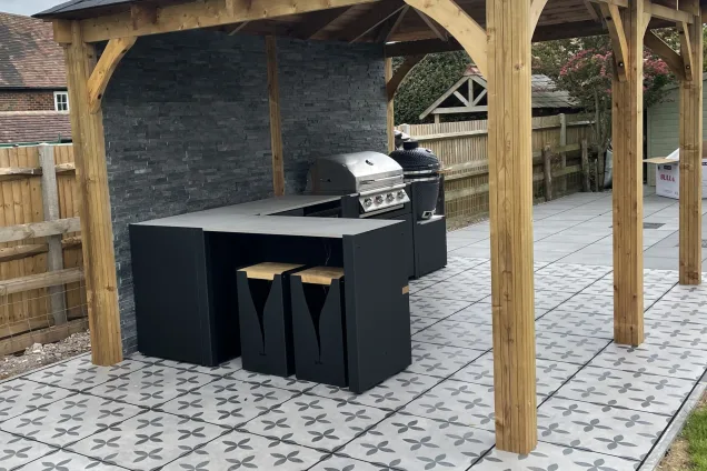 Outdoor kitchen in ashford kent on tiles