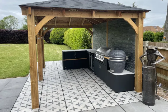 Outdoor kitchen in ashford