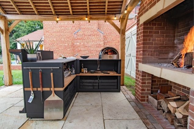 Outdoor Kitchens for Interior Designers freestanding