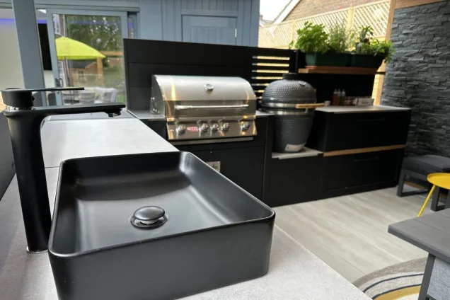 Outdoor kitchen in Berkhamsted with Tarn sink, Gas bbq and Gusto bbq
