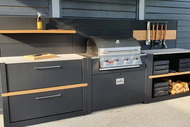 bull gas bbq in outdoor kitchen