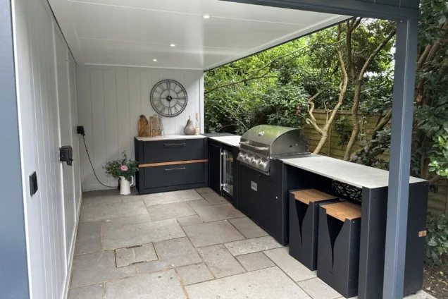 Outdoor kitchen in Reading, Berkshire with Gas bbq