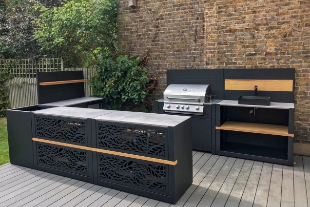 West Norwood, London outdoor kitchen with gas bbq and sink