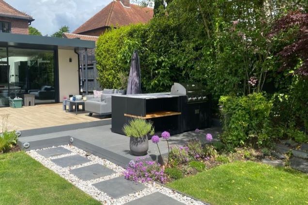 Outdoor kitchen in Bidborough, Tunbridge Wells shaded by trees