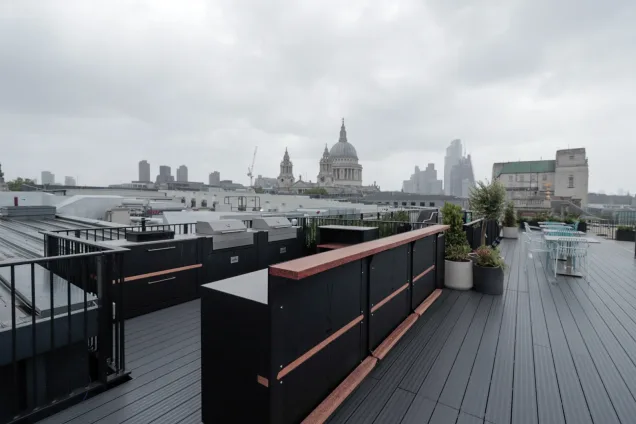 Outdoor kitchen in London
