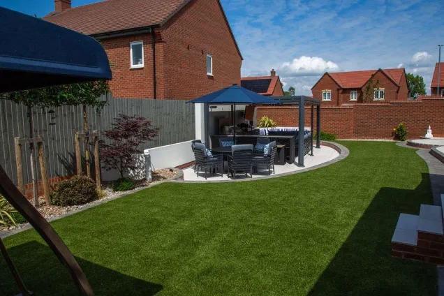 outdoor kitchen in garden at Warwick, Warwickshire