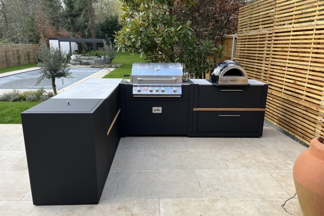 outdoor kitchen in Upper Park, Loughton