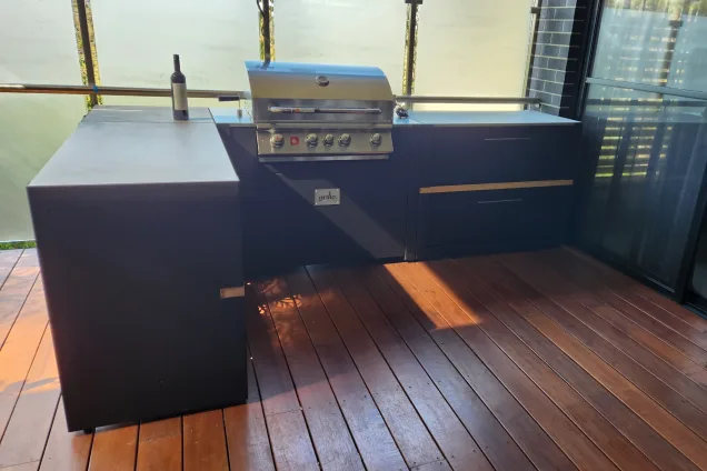 outdoor kitchen with Bull gas grill on terrace in Research, Melbourne