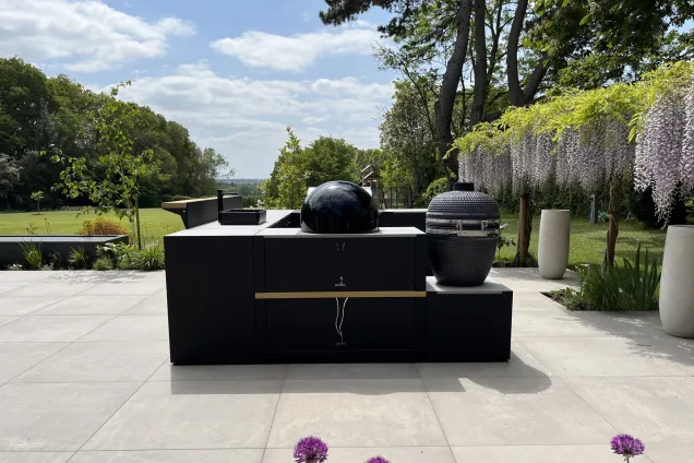outdoor kitchen with beautiful countryside view in Reading, Berkshire