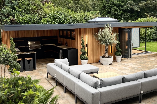 outdoor kitchen in garden building in Ravenshead, Nottinghamshire