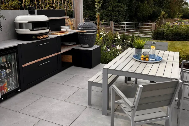 Outdoor kitchen in Cadeby, Leicester with Gusto BBQ
