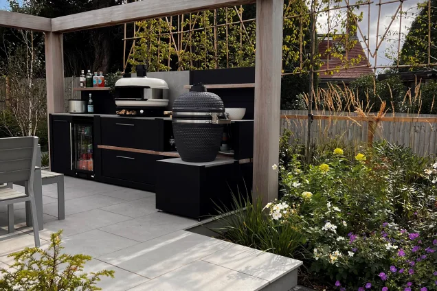 Outdoor kitchen in Cadeby, Leicester with Gusto BBQ on patio