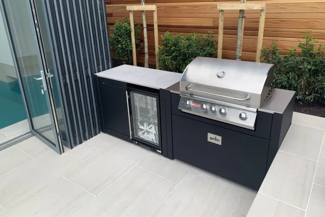 Outdoor kitchen in Cambridge with Bull bbq