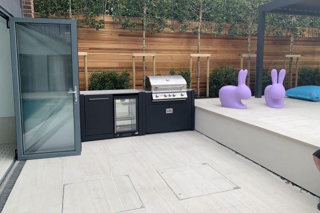 Outdoor kitchen in Cambridge on patio