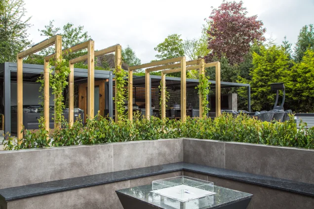 Outdoor kitchen in coventry under pergola