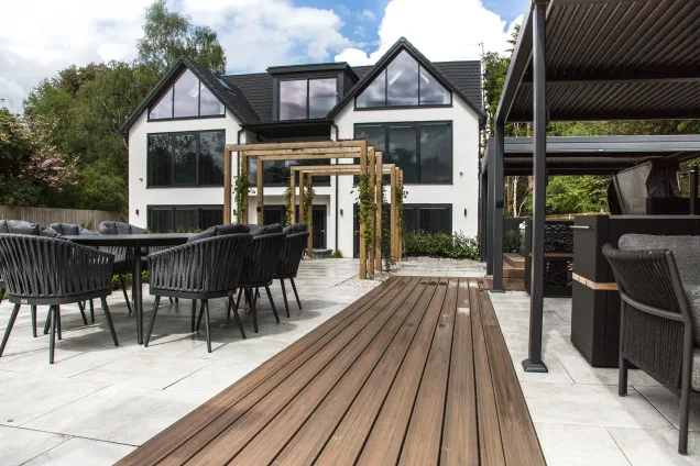 Outdoor kitchen in coventry with outdoor eating area