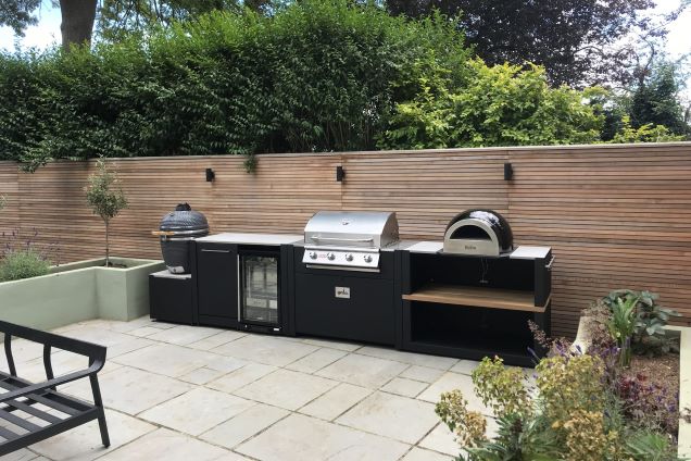 Outdoor kitchen in crystal palace, London with Gas bbq