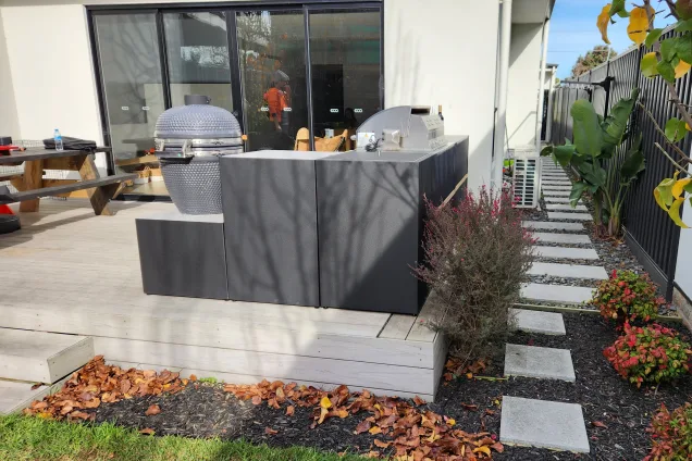 outdoor kitchen on wooden patio in Mordialloc, Melbourne