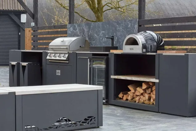Outdoor kitchen in Essex with gas bbq and pizza oven