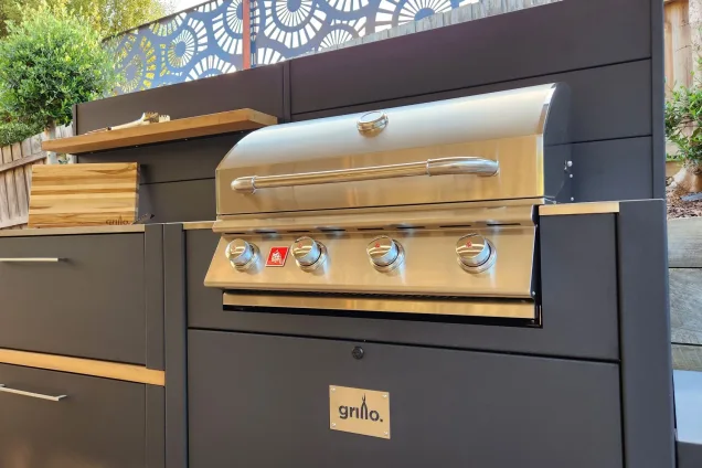 Outdoor kitchen in Geelong with bull gas bbq