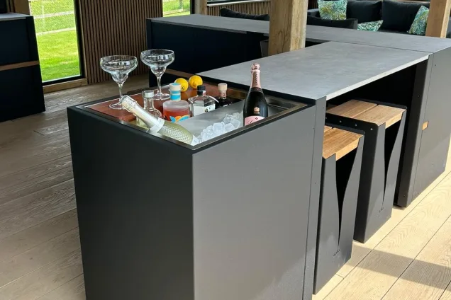 Outdoor kitchen in Hertfordshire with Drinks station