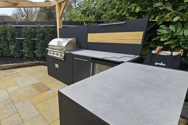 Outdoor kitchen in Welwyn Garden City with Bull bbq and worktop space