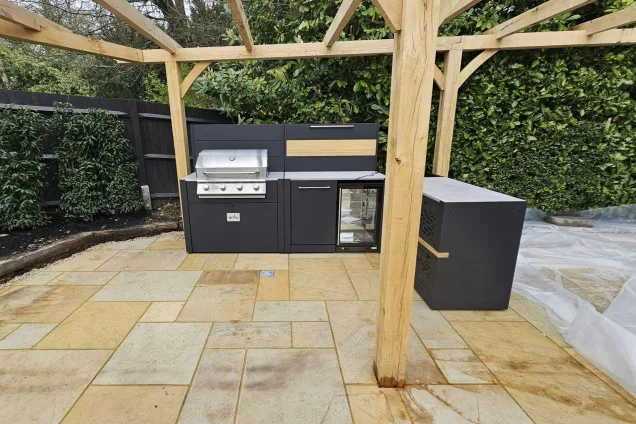 Outdoor kitchen in Welwyn Garden City with Bull bbq, drinks fridge