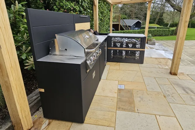 Outdoor kitchen in Welwyn Garden City with Bull bbq on patio