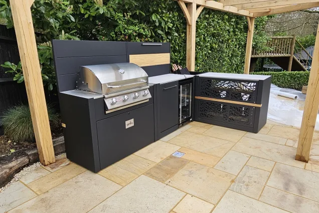 Outdoor kitchen in Welwyn Garden City with Bull bbq on patio in garden