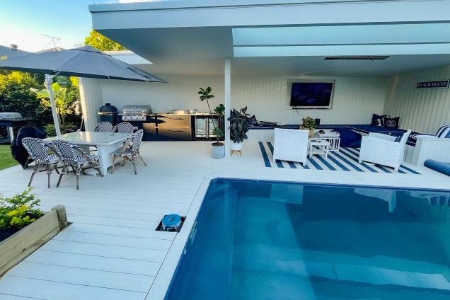Outdoor kitchen in Sydney with bbqs and double drinks fridge