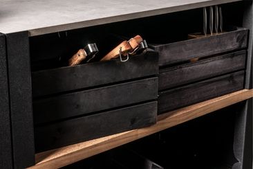 4 storage crates