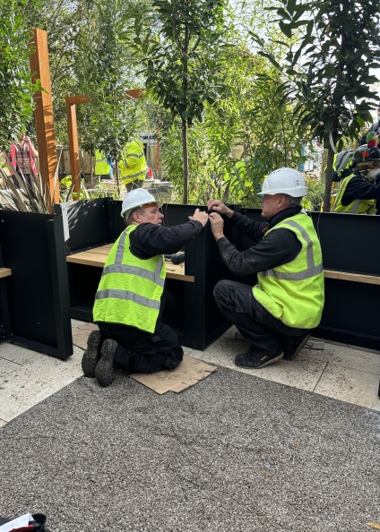 installers making grillo kitchen