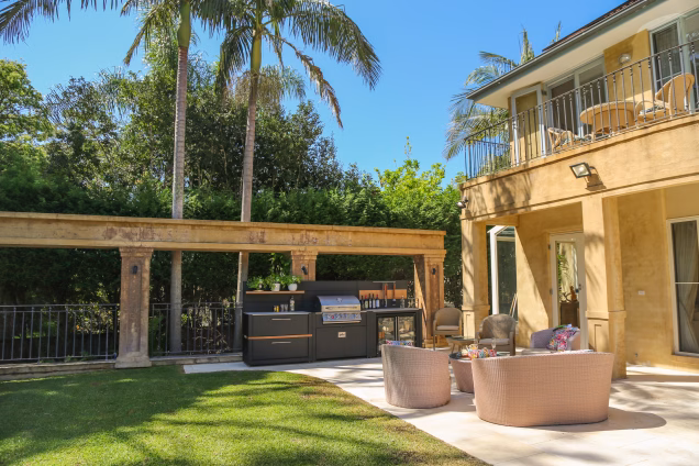 Outdoor kitchen in Wahroonga, Sydney, NSW
