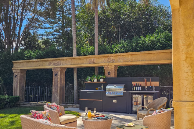 Outdoor kitchen in Wahroonga, Sydney, NSW