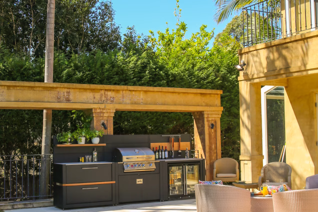 Outdoor kitchen in Wahroonga, Sydney, NSW