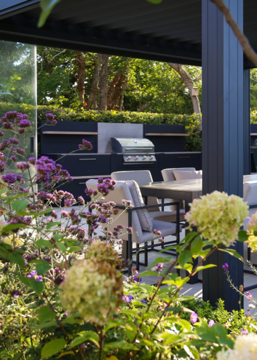 Outdoor kitchen in Surrey