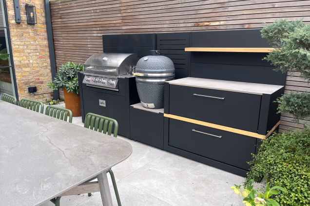 Outdoor kitchen in hammersmith with gas bbq