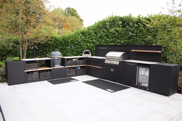 Thumbnail image of a Grillo outdoor kitchen in a garden in Cranleigh, Surrey, UK