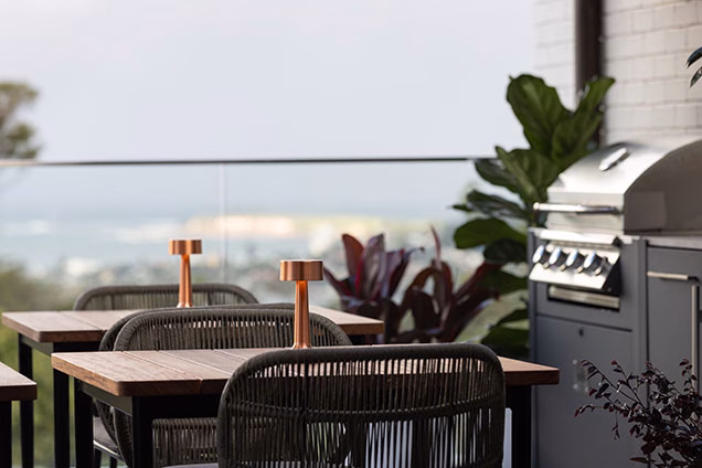 Outdoor kitchen at Elanora Country Club Lodge